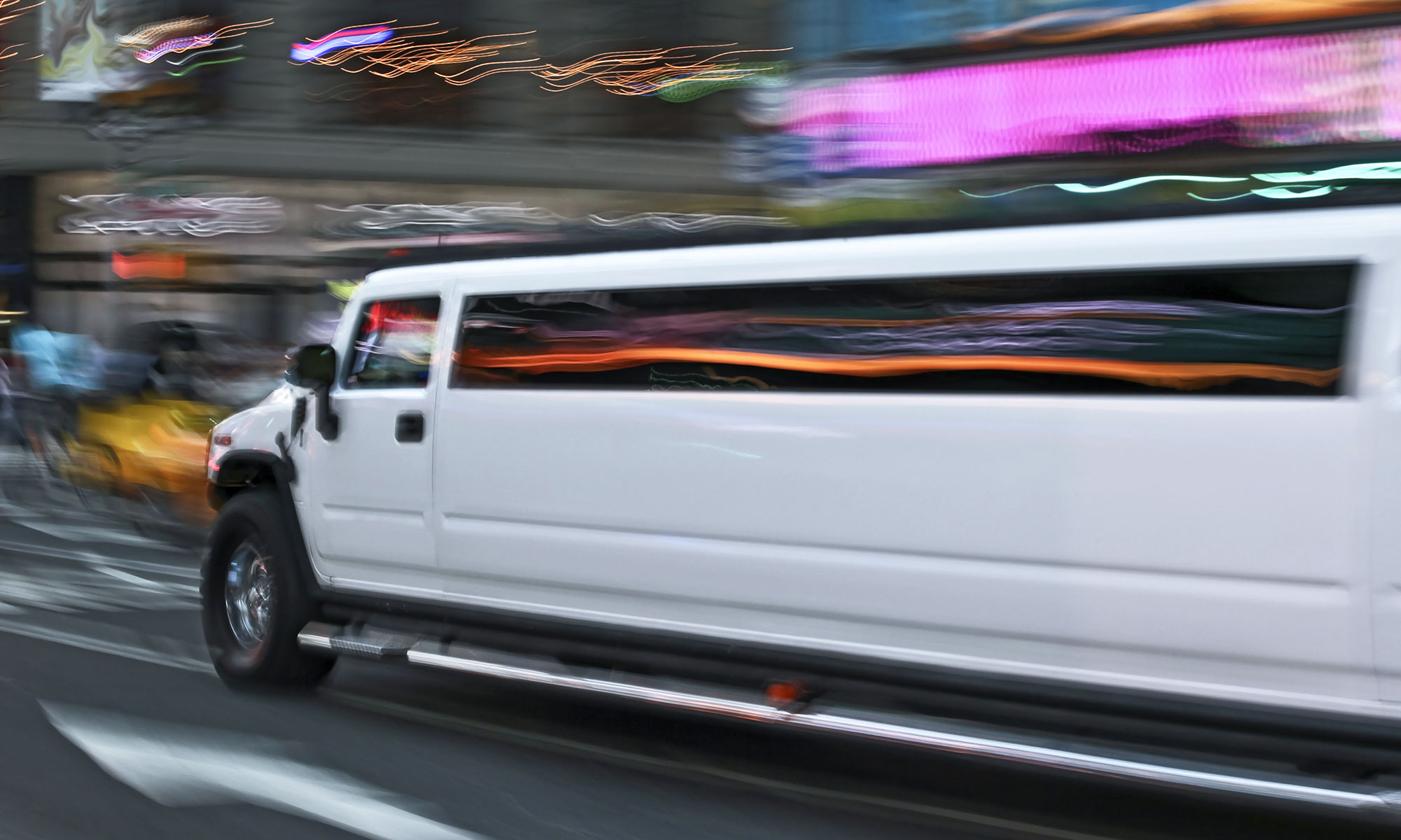 Jetzt Hummer Partylimo in Zürich mieten